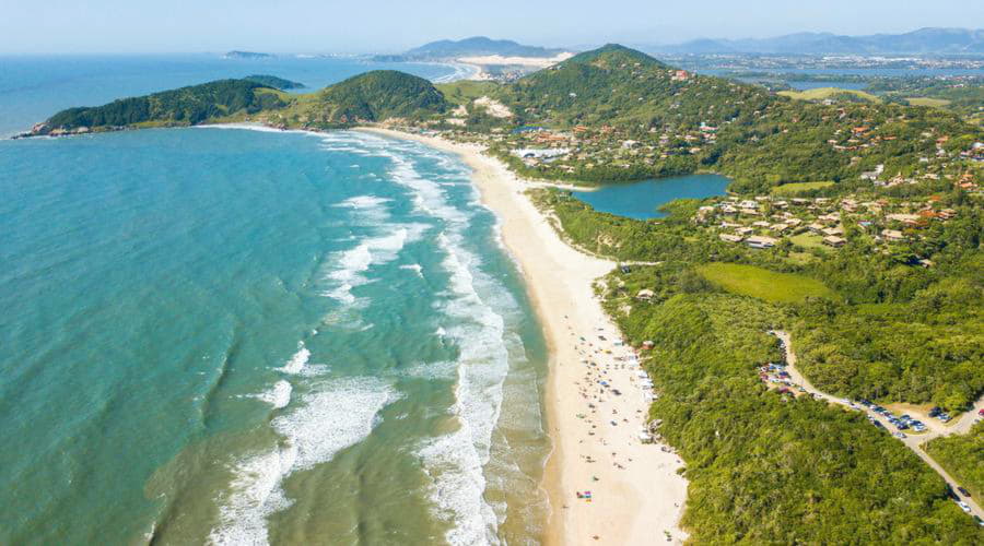 Unsere Autovermietung bietet eine vielfältige Auswahl an Fahrzeugen in Praia do Rosa.